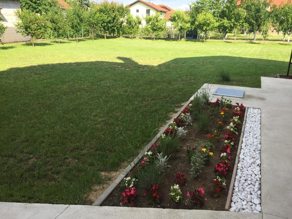 Apartmani Mila Laktaši Buitenkant foto