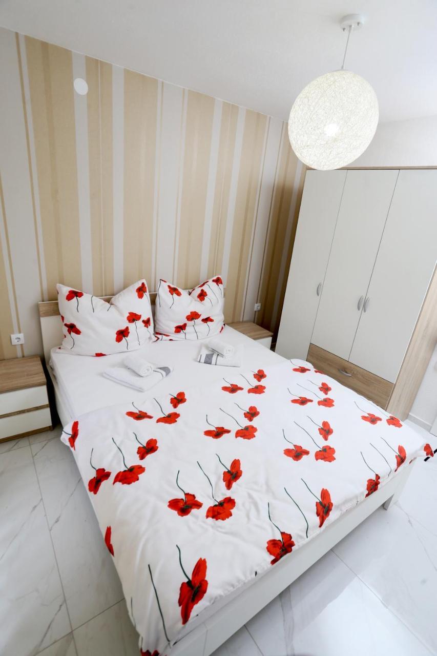 Apartmani Mila Laktaši Buitenkant foto