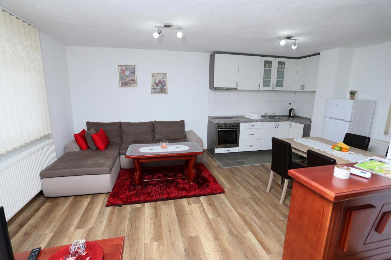 Apartmani Mila Laktaši Buitenkant foto