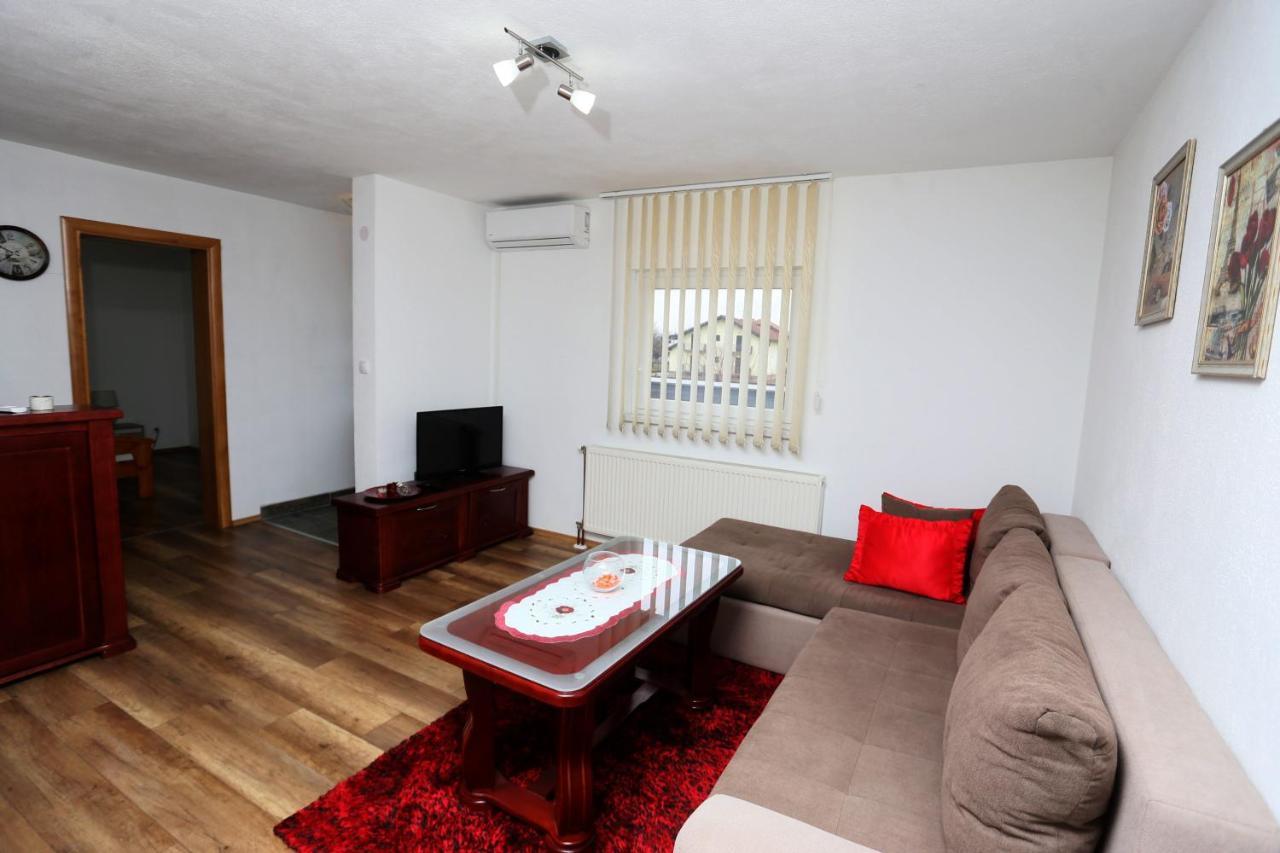 Apartmani Mila Laktaši Buitenkant foto